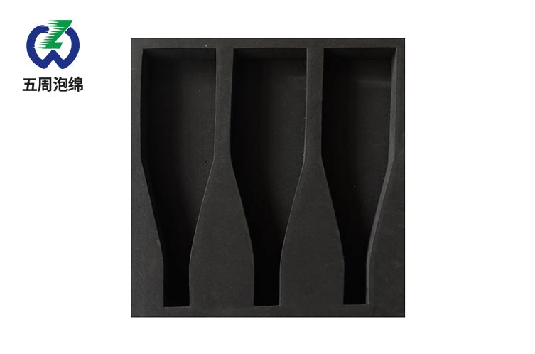 化妝品的包裝盒里用什么材質(zhì)的內(nèi)襯有檔次？