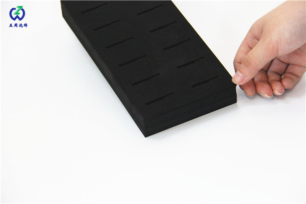 EVA內(nèi)襯在汽車(chē)行業(yè)中的應(yīng)用