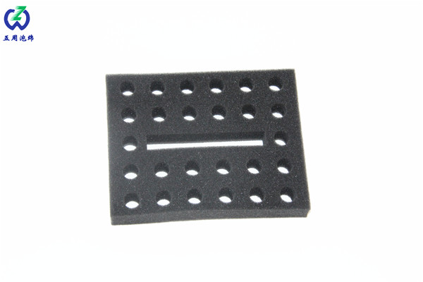 復(fù)合海綿在汽車坐墊上的密度是多少？