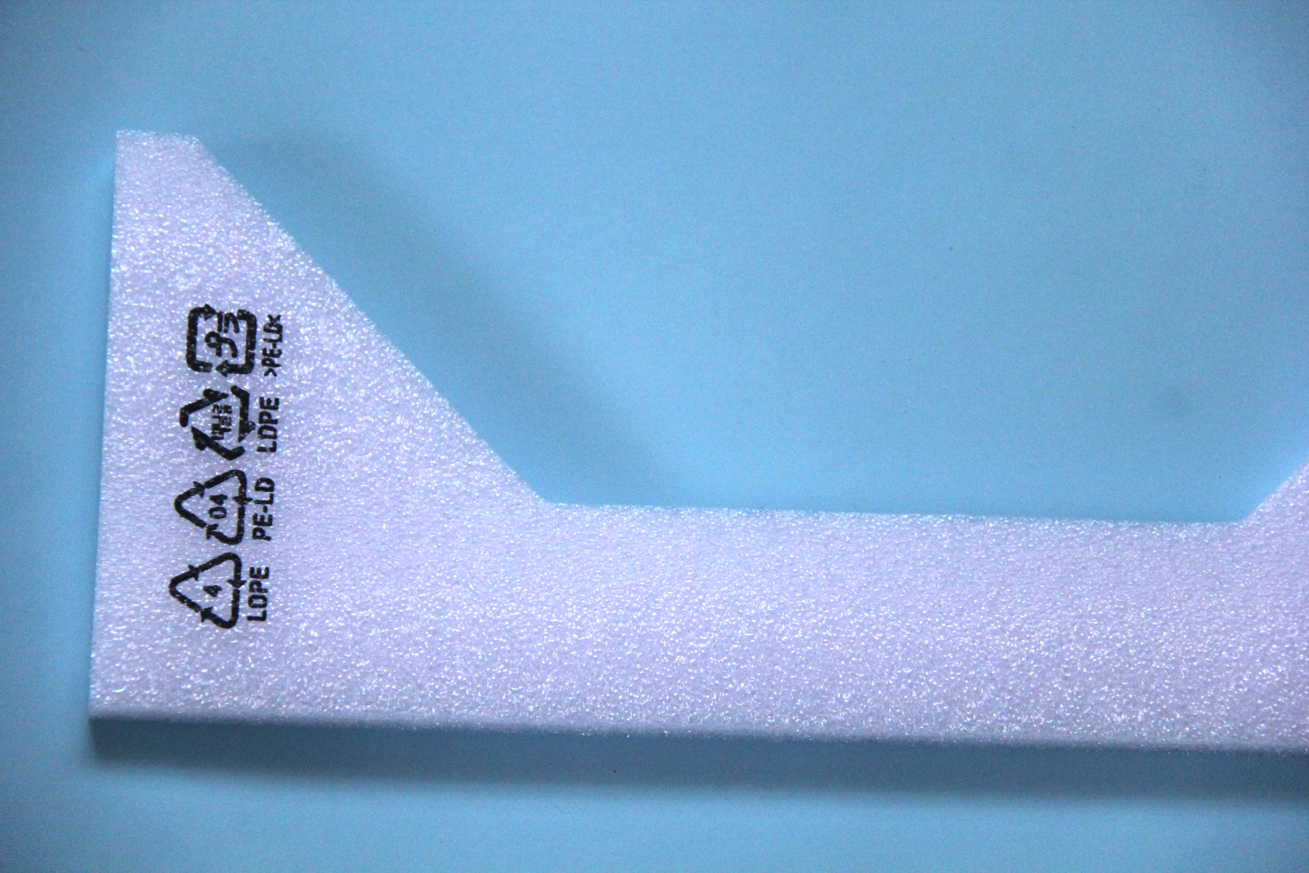 為什么越來越多的企業(yè)開始使用珍珠棉內(nèi)襯？