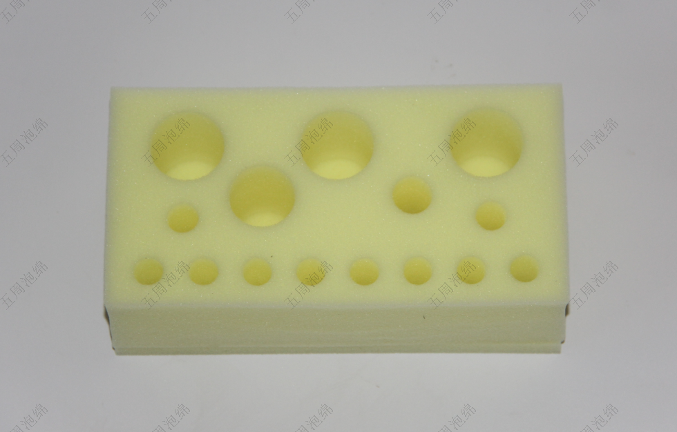 用戶體驗視角：為何上層產(chǎn)品都執(zhí)著于PU海綿內(nèi)襯設(shè)計？