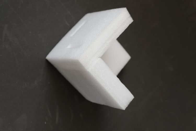 包裝界 “軟黃金”？EPE 珍珠棉內襯憑啥成易碎品守護神