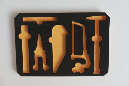 選泡棉廠家看什么？五周泡棉的資質(zhì)與服務(wù)有何亮點(diǎn)？